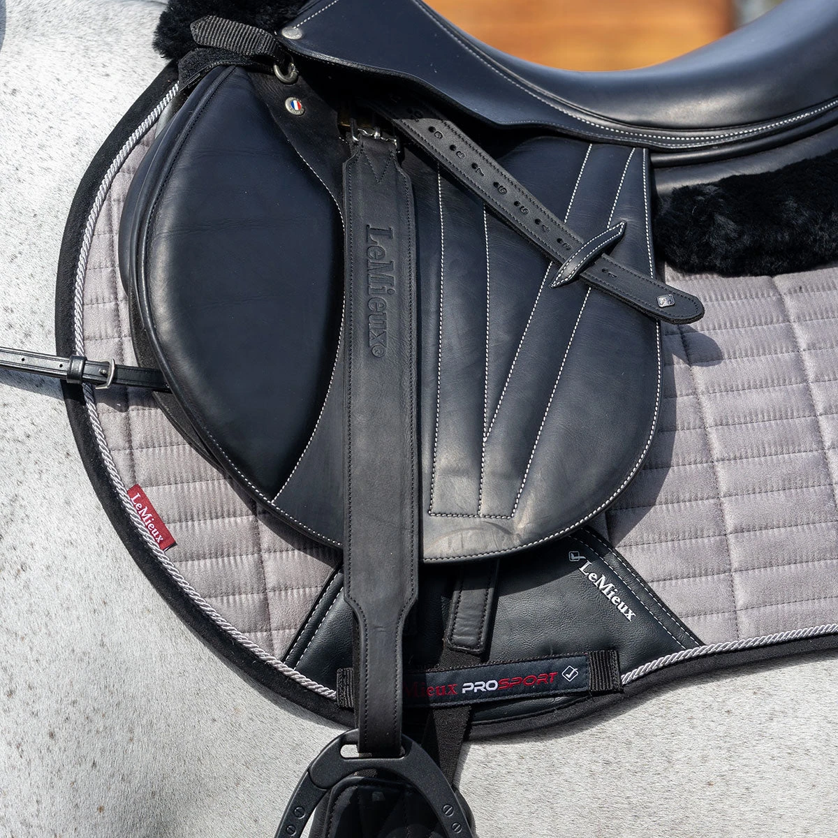 LeMieux Vector Pro Stirrup Leathers 9 LeMieux Vector Pro Stirrup Leathers - Image 9